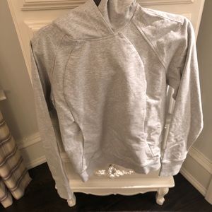 Lululemon Women’s Sweatshirt Size 4 (NWOT)